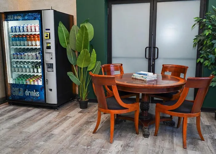 Modern South Loop 2br With View Of Skyline Patio And Gym Access Near Mccormick Place Convention Center & Museum Campus Chicago