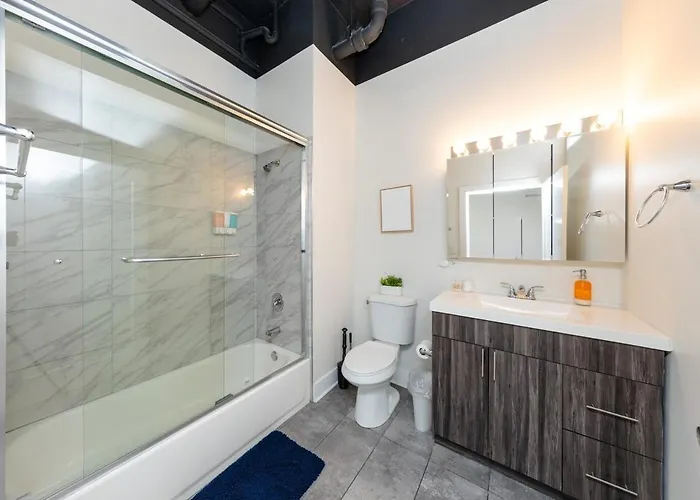 Modern South Loop 2br With View Of Skyline Patio And Gym Access Near Mccormick Place Convention Center & Museum Campus * Chicago