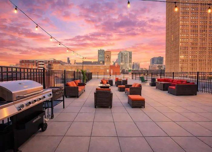 Modern South Loop 2br With View Of Skyline Patio And Gym Access Near Mccormick Place Convention Center & Museum Campus Apartamento Chicago